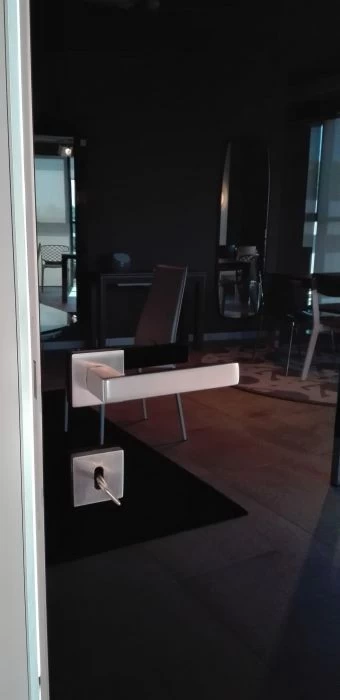 Porta battente Movi Segno