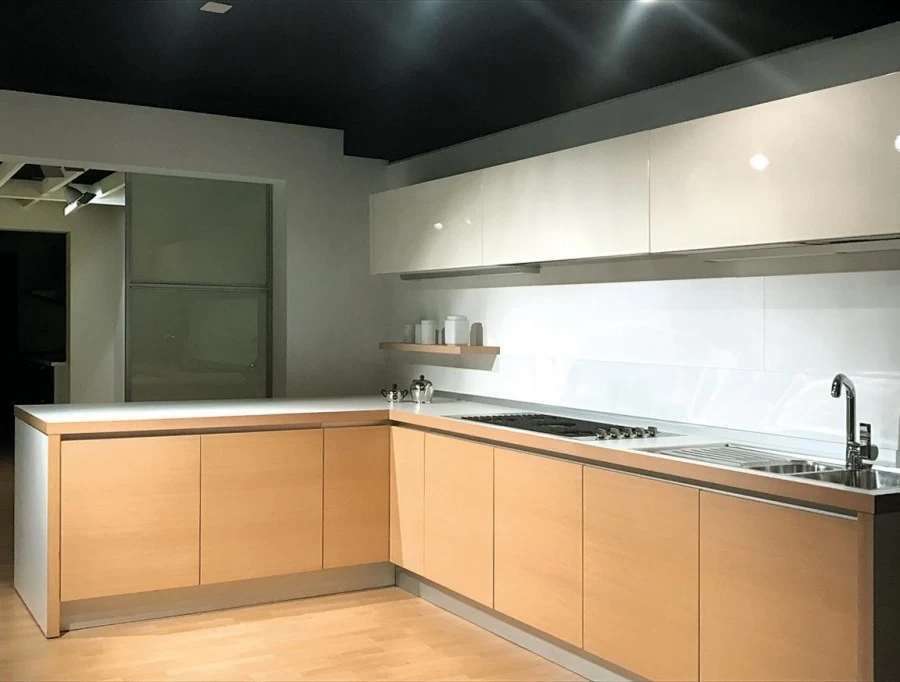Cucina con penisola Poliform Alea