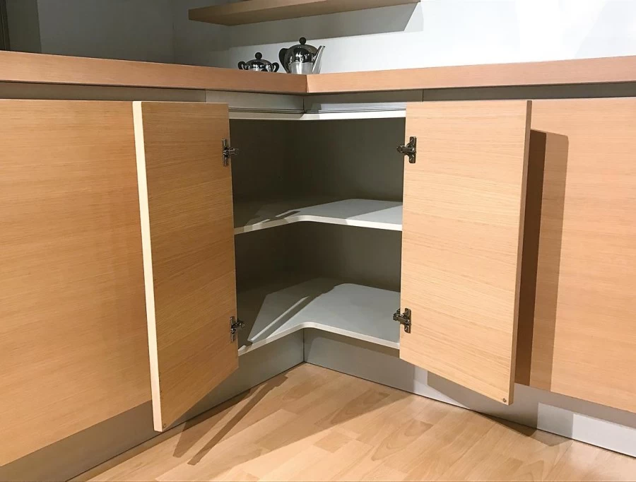 Cucina con penisola Poliform Alea