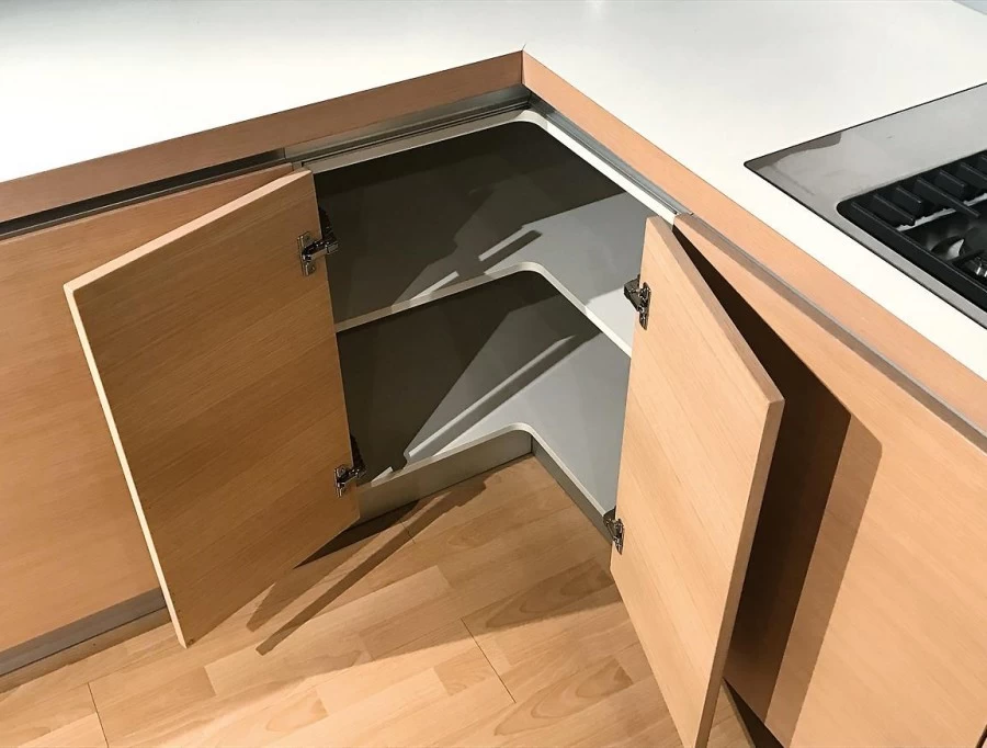 Cucina con penisola Poliform Alea