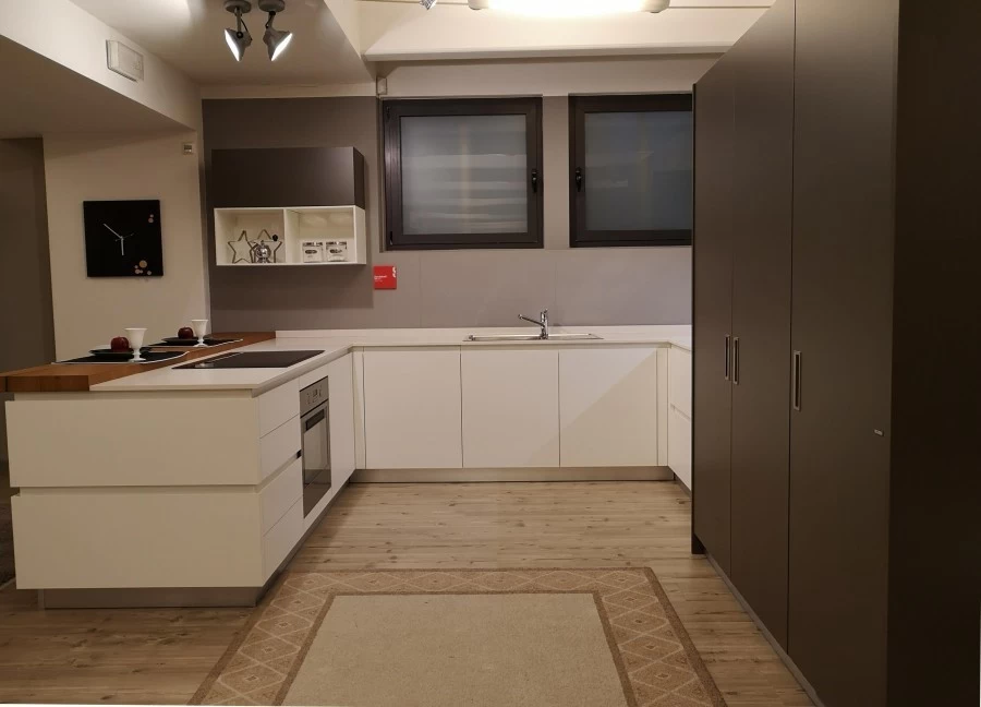 Cucina con penisola Scavolini Foodshelf inside