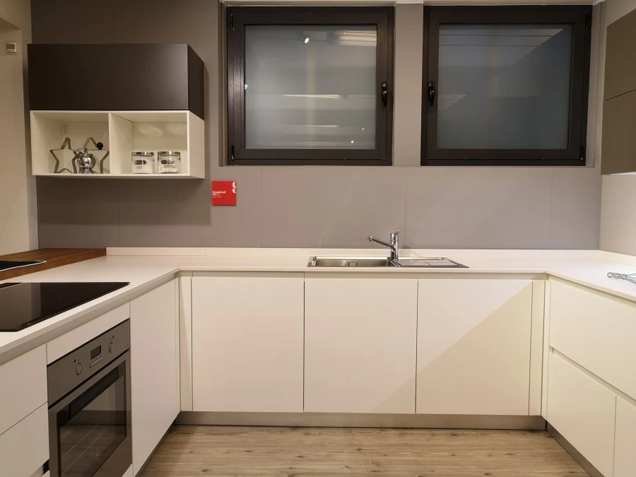 Cucina con penisola Scavolini Foodshelf inside