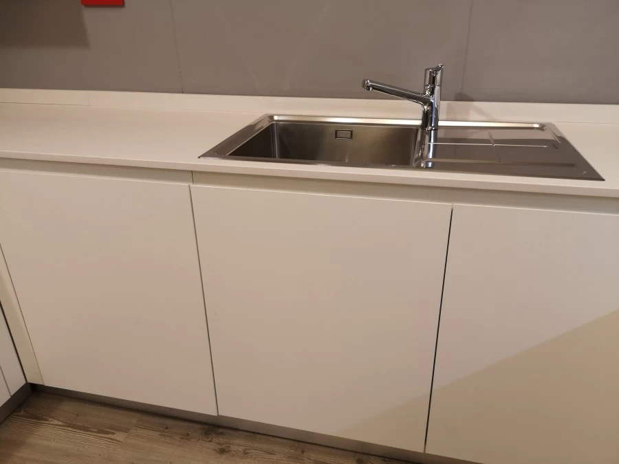 Cucina con penisola Scavolini Foodshelf inside