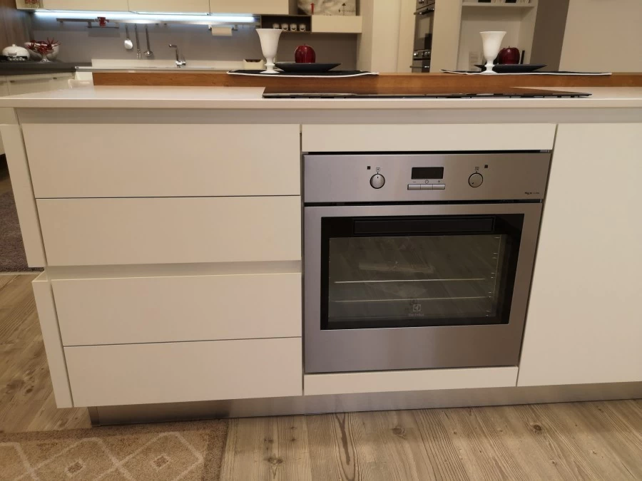 Cucina con penisola Scavolini Foodshelf inside