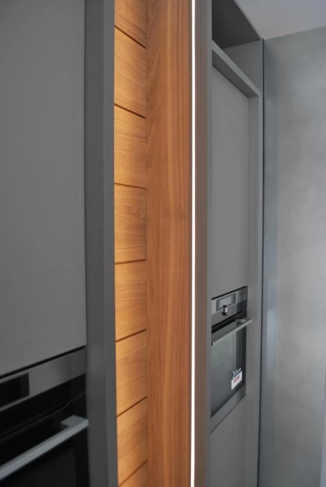 Cucina con Isola Modulnova BLADE laccato satinato