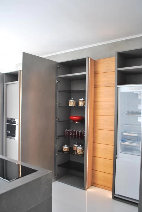 Cucina con Isola Modulnova BLADE laccato satinato