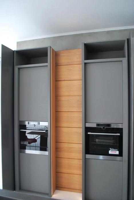 Cucina con Isola Modulnova BLADE laccato satinato
