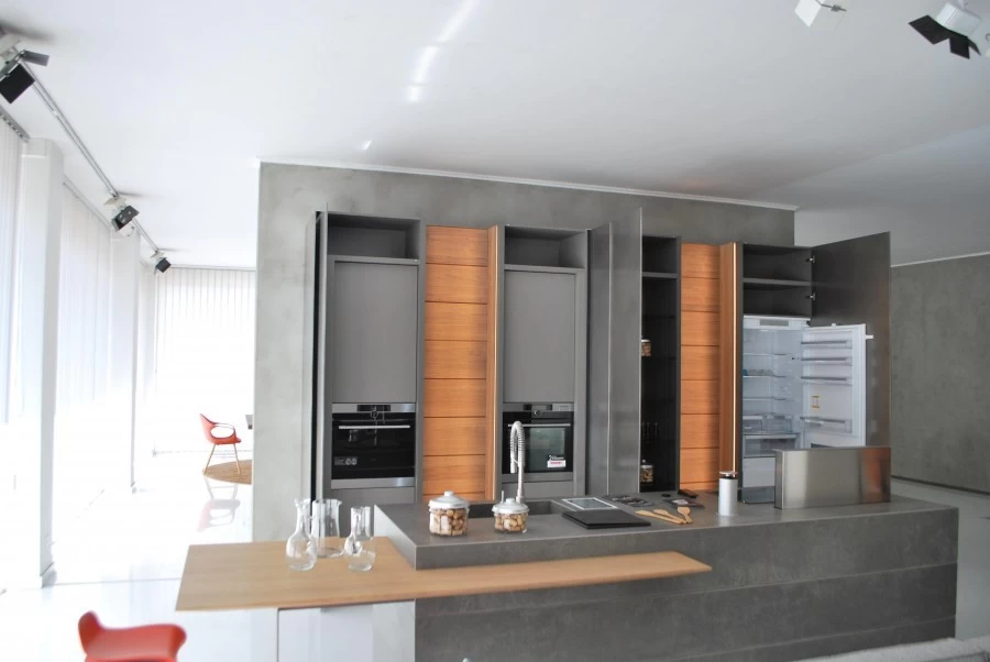 Cucina con Isola Modulnova BLADE laccato satinato