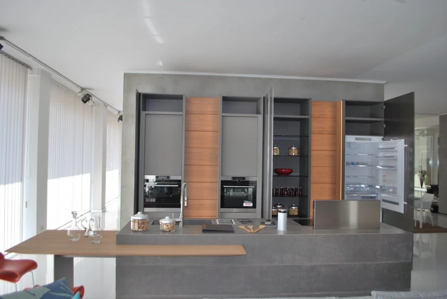 Cucina con Isola Modulnova BLADE laccato satinato