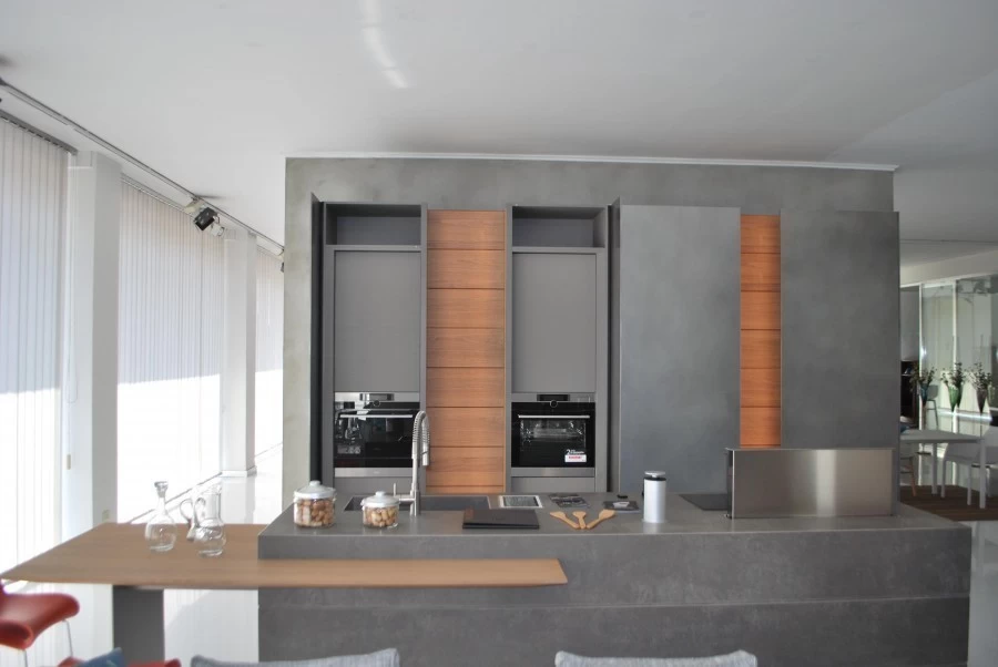 Cucina con Isola Modulnova BLADE laccato satinato