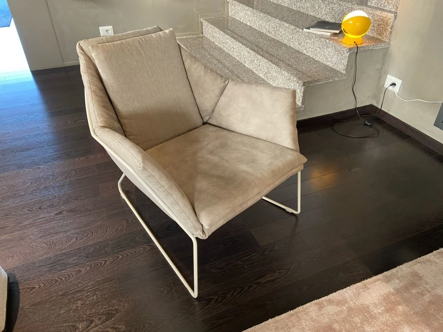 Poltrona Saba Italia New York Armchair