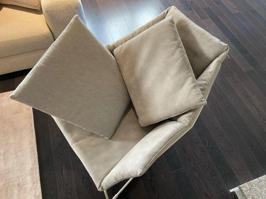 Poltrona Saba Italia New York Armchair