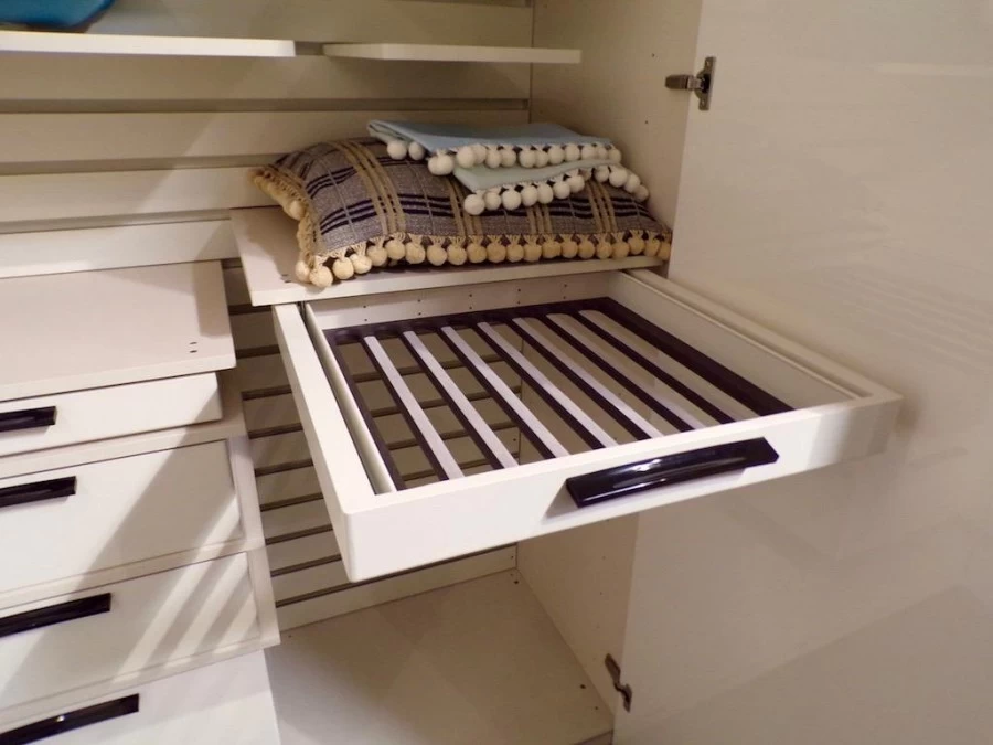 MOLTENI ARMADIO STRIPE BERGAMO