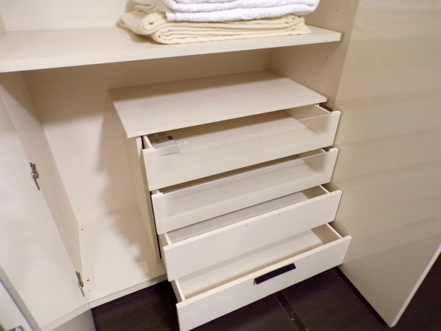 MOLTENI ARMADIO STRIPE BERGAMO