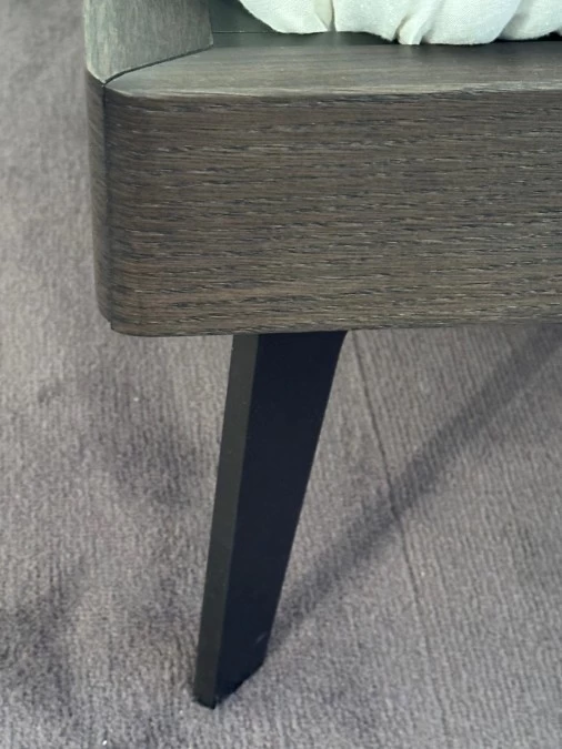 particolare giroletto rovere scuro termotrattato