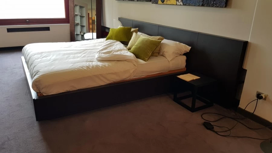 Letto matrimoniale Produzione Artigianale Custom Cuoio