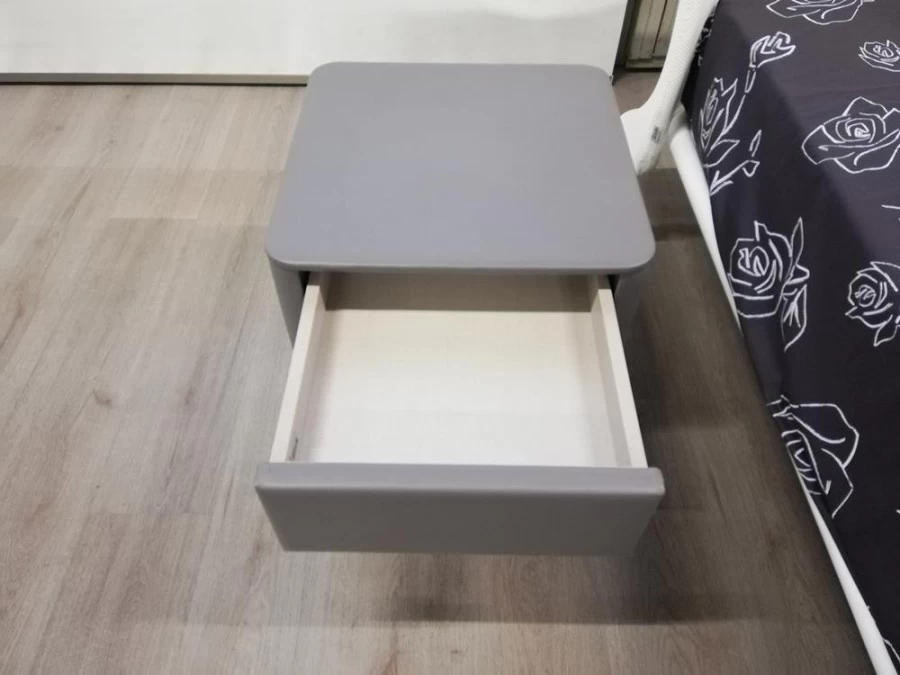 Comodino Flou Batò