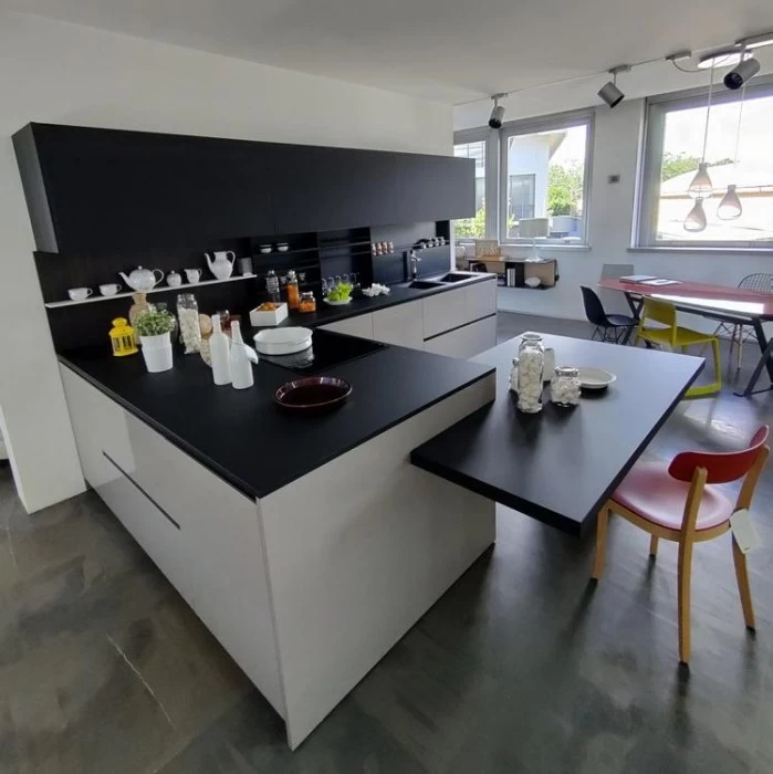 Cucina con penisola Poliform My Planet