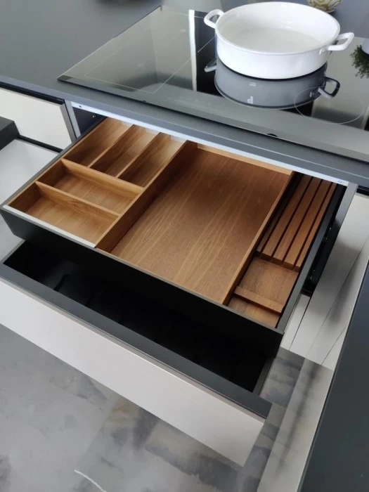 Cucina con penisola Poliform My Planet