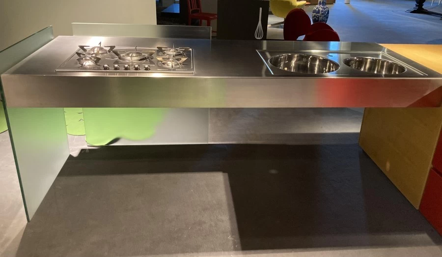 Cucina con Isola Produzione Artigianale IVANACERO