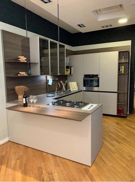 Cucina con penisola Euromobil Lain Pro