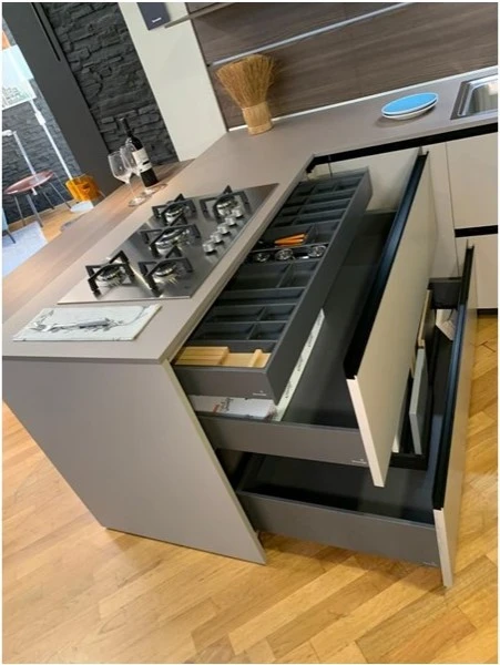 Cucina con penisola Euromobil Lain Pro