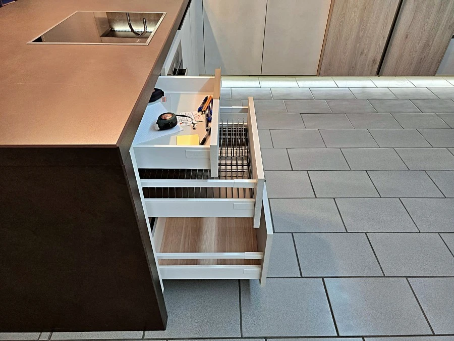 Cucina con penisola Snaidero Orange Evo