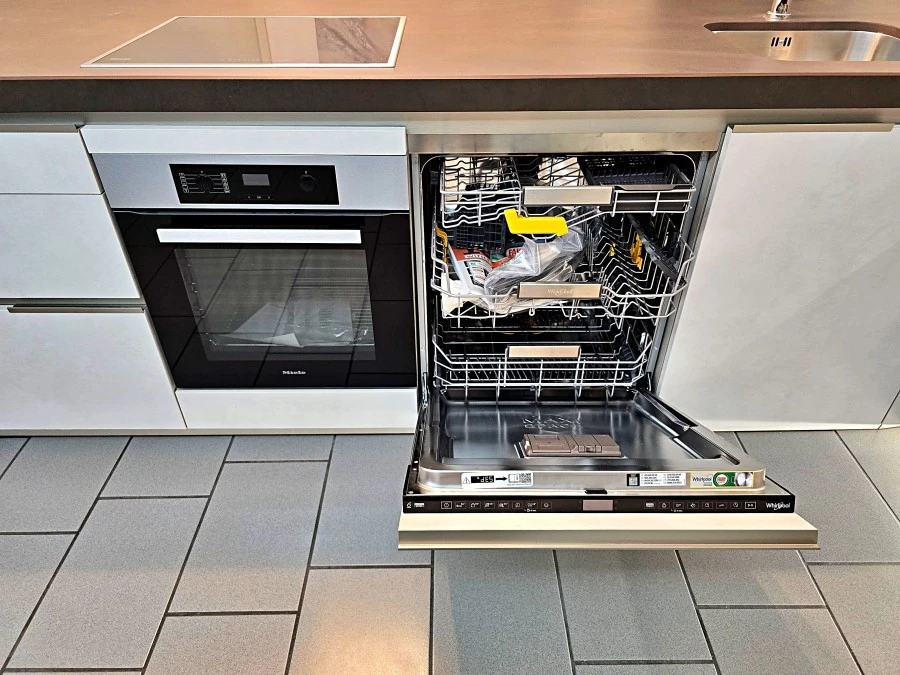 Cucina con penisola Snaidero Orange Evo
