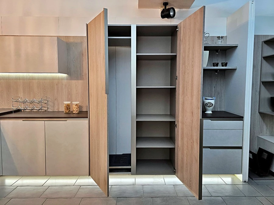 Cucina con penisola Snaidero Orange Evo
