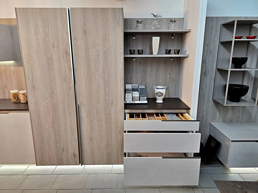 Cucina con penisola Snaidero Orange Evo