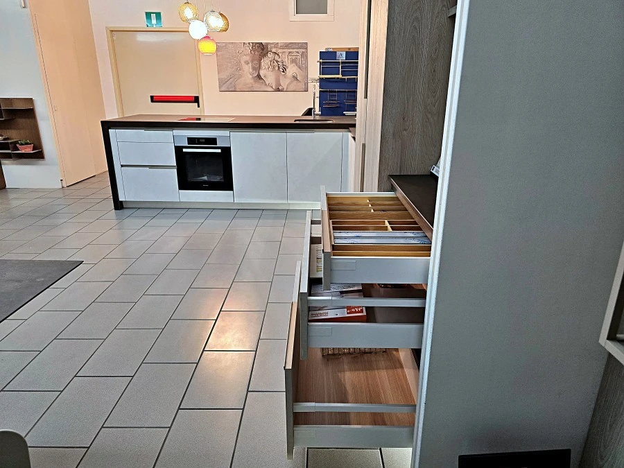 Cucina con penisola Snaidero Orange Evo