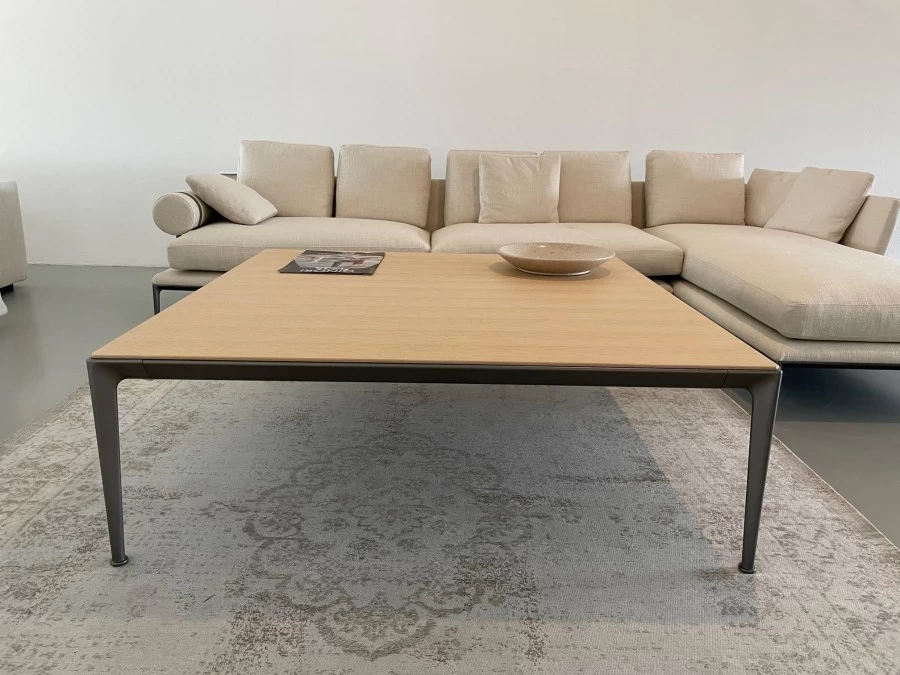 Tavolino quadrato B&B Italia Mirto