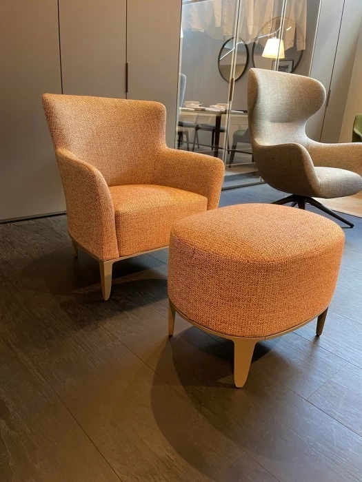 Poltrona con pouf Poliform Gentleman