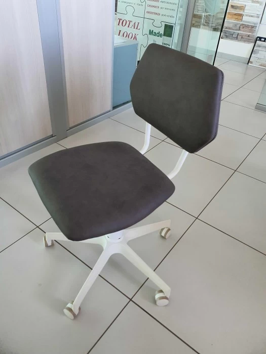 Sedia senza braccioli Doimo Cityline DILETTA