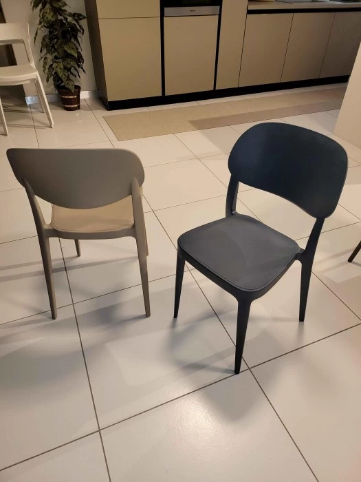 Sedia senza braccioli Ozzio MIA