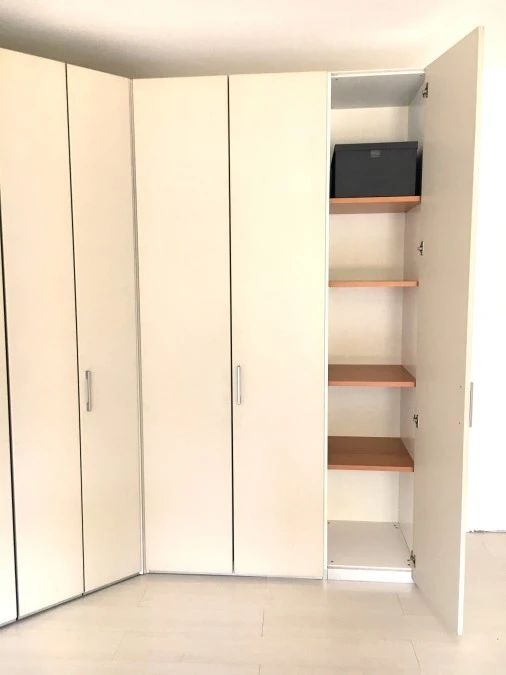 Armadio battente Poliform Senzafine