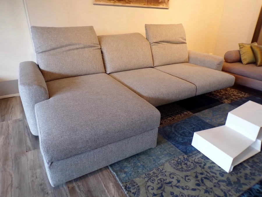DIVANO CON CHAISE LONGUE E DUE SEDUTE SCORREVOLI RIZZETTO NADIR RIVENDITORE A BERGAMO