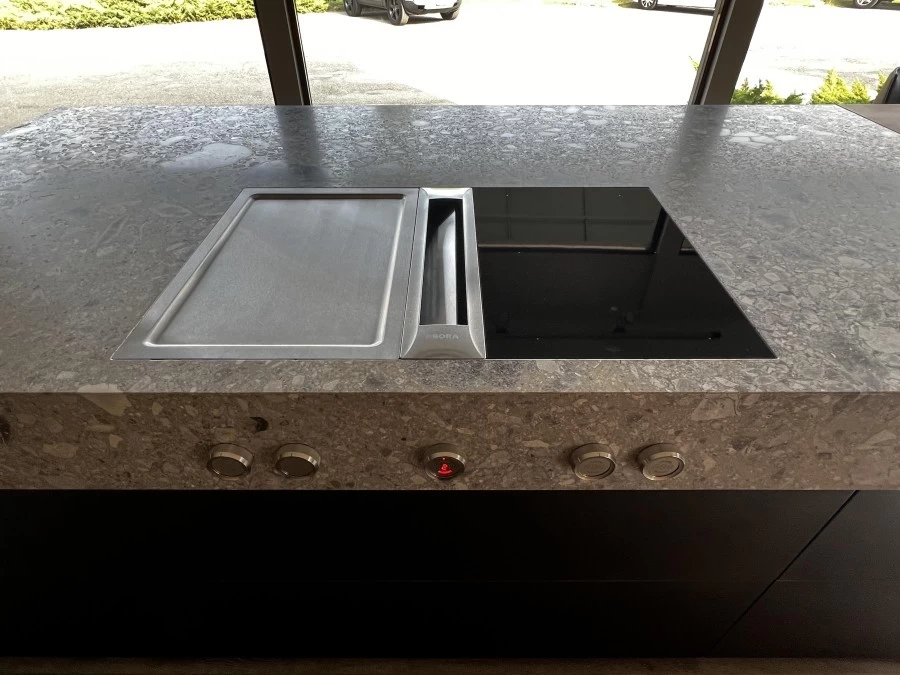 il piano bora con apertura automatica in accensione