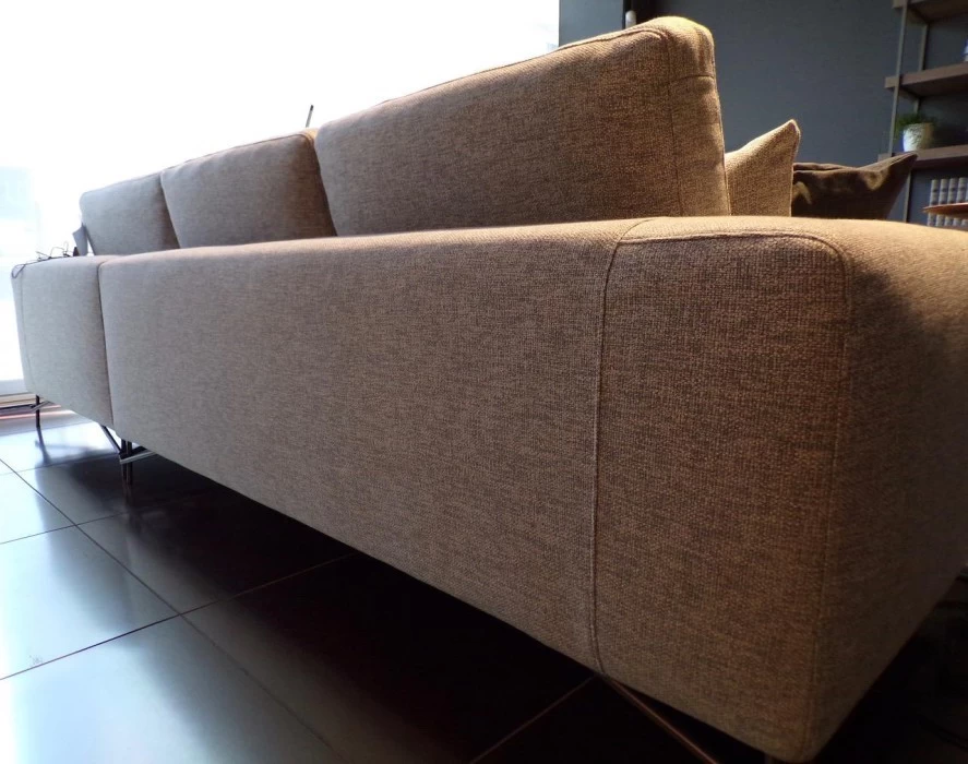 DIVANO CON CHAISE LONGUE MUNITA DI RELAX ELETTRICO SAMOA PEPPY SPECIAL IN PROMOZIONE A BRESCIA