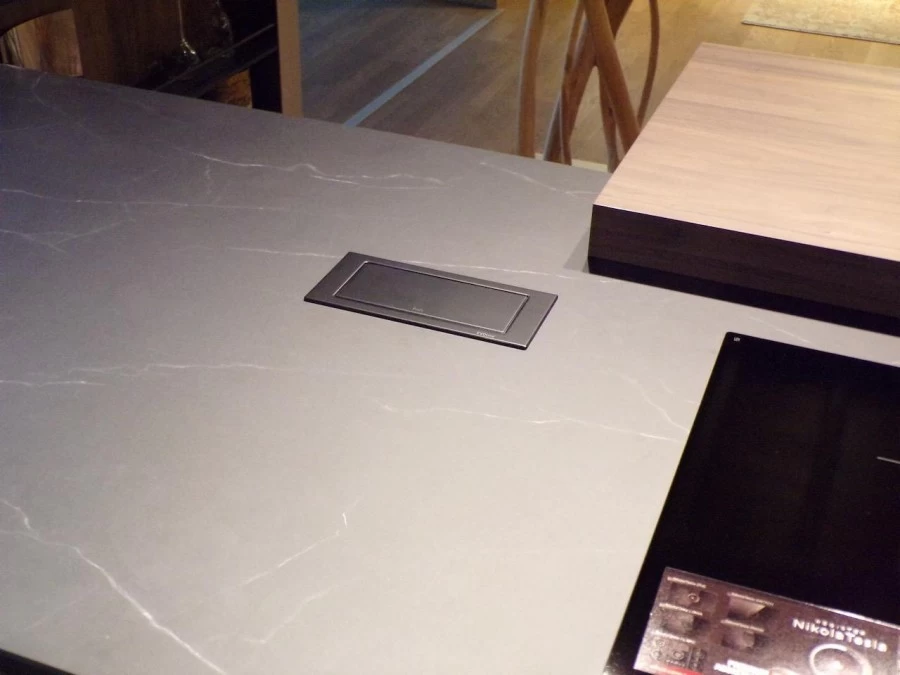CUCINA CON PENISOLA ARREDO3 KALI & ZETASEI IN OFFERTA A BRESCIA