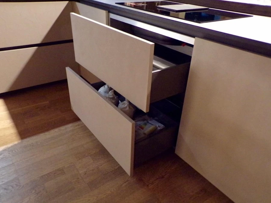 CUCINA CON PENISOLA ARREDO3 OUTLET A BRESCIA