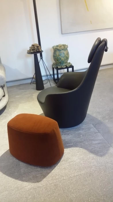 Poltrona con pouf B&B Italia Harbor