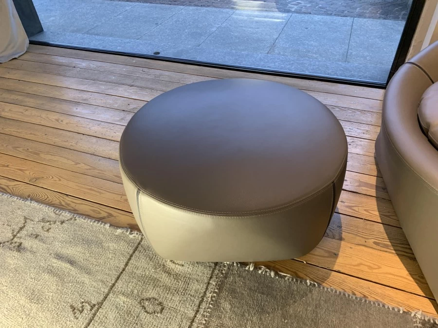 Poltrona con pouf Minotti Capri