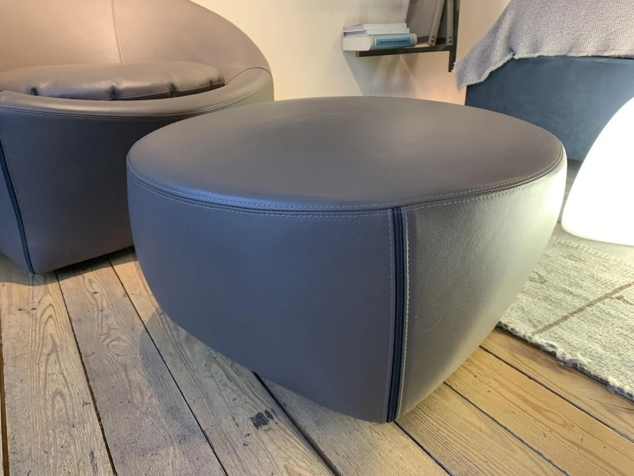 Poltrona con pouf Minotti Capri