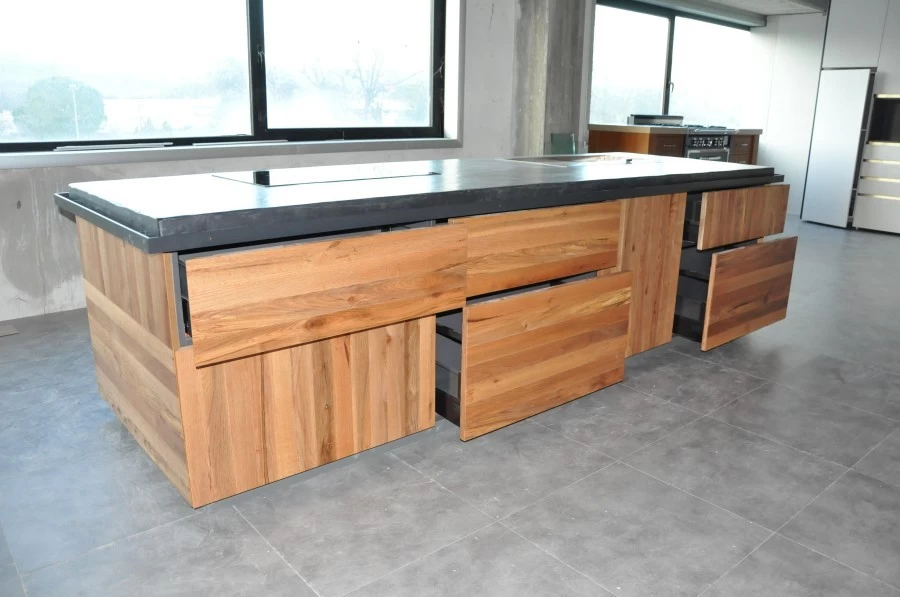 Cucina con Isola Produzione Artigianale ISOLA CERRO