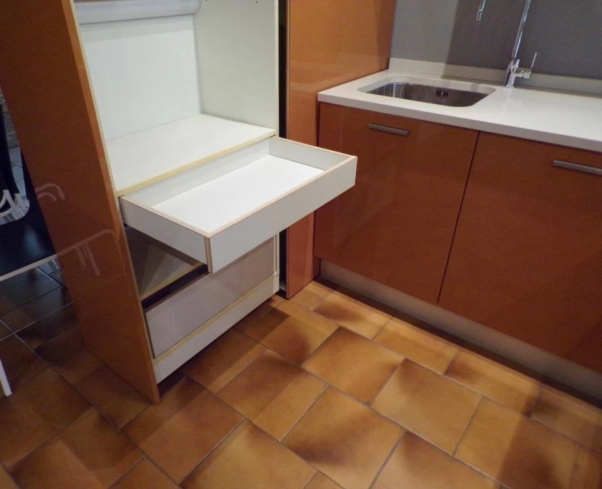 CUCINA CON PENISOLA ELMAR BASIC OCCASIONE A BRESCIA