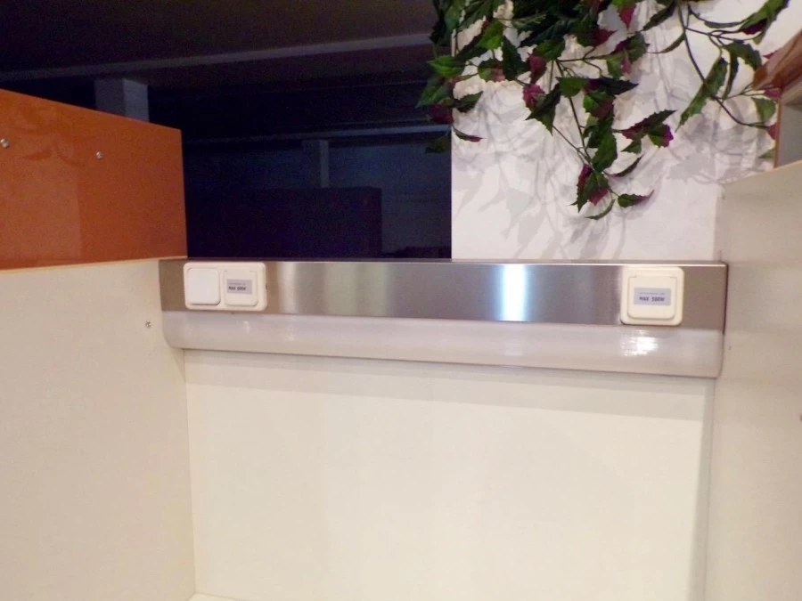 CUCINA CON PENISOLA ELMAR BASIC NEGOZIO ARREDAMENTO A BRESCIA