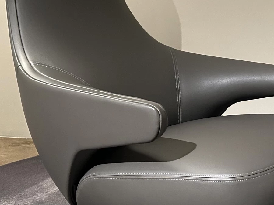 Poltrona Poltrona Frau Jay Lounge Girevole