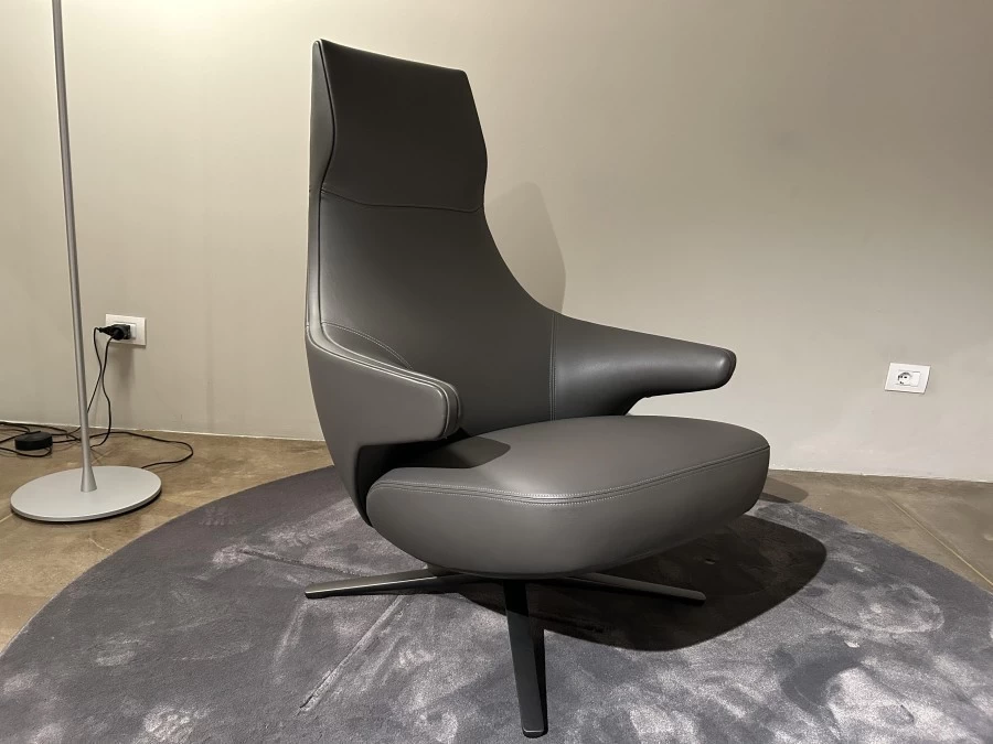 Poltrona Poltrona Frau Jay Lounge Girevole