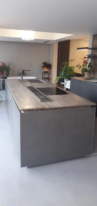 Cucina con Isola Molteni&C - Dada Engineered Intersection Acciaio Nebula